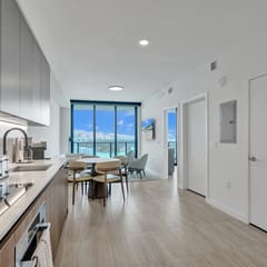 NEW: 1BR  Miami Beach Condo w/ Pool, Walk to Ocean