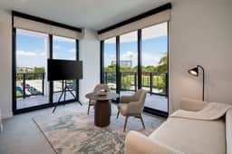 Elegant 1BR in Heart of Miami Beach. Walk to Ocean - Image 2