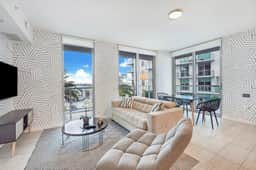 Rare Modern 1Bdrm Condo- Miami Design Dist - Image 3
