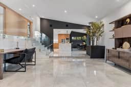 Elegant Tropical Villa 7BR, Pool & Jacuzzi - Image 4
