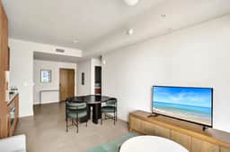 Amazing Trendy New 1/1 Condo,Downtown Miami 21st F - Image 5