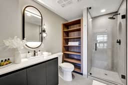 Luxury studio in North Beach - Image 4