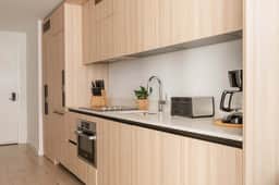 Chic Studio Downtown Miami with Free Parking - Image 5