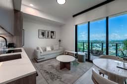 21st Floor 1BR Beach Access, Pool & Skyline - Image 4