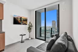 Cool Amazing views Downtown Miami 1/1.5 36th Floor - Image 3