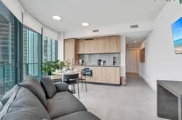 Trendy Miami Area, Downtown Miami 1/1 29th floor - Image 5