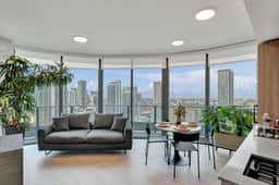 Trendy Miami Area, Downtown Miami 1/1 29th floor - Image 4