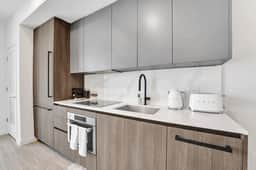 Luxe 1BR at 72 Park | Balcony & Miami Skyline - Image 5