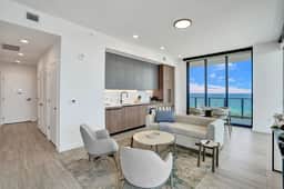 21st-Floor Corner 2BR | Water Views, Miami Beach - Image 4
