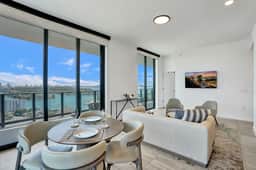 21st-Floor Corner 2BR | Water Views, Miami Beach - Image 3