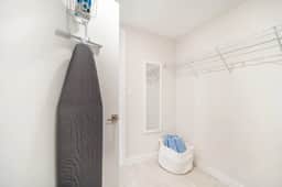 Tropical Miami Oasis - 1Bdrm Condo Skyline Views - Image 3
