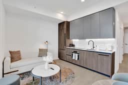 19th-Floor 1BR | High-End 72 Park Pool Retreat - Image 5