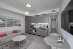 Modern 1BR Oasis | Pool, Gym & Miami Beach Access - Image 5