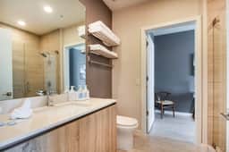 Stylish 1Bdrm Penthouse In Miami Design District - Image 5