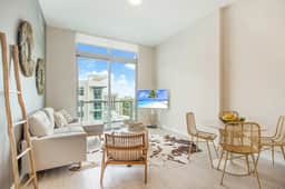Stylish 1Bdrm Penthouse In Miami Design District - Image 2