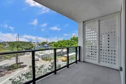 NEW 1BR in Miami Beach, Walk to Beach, Resort - Image 4