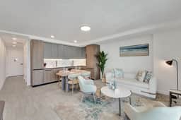 Penthouse Bright 2BR | Miami Beach at Its Best - Image 5
