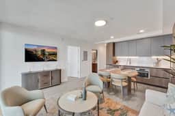 Penthouse Bright 2BR | Miami Beach at Its Best - Image 2