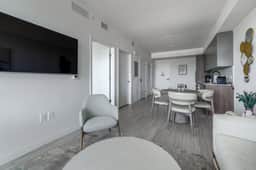 Modern 1BR, 15th Floor | Pool & Fitness Center - Image 4