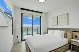 Ocean Air & Luxury | 14th-Floor 3BR/2BA & Pool - Image 5