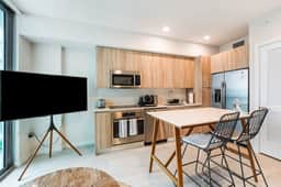 Amazing Bayviews Studio! Perfect Location - Image 4