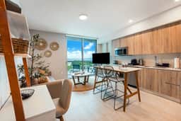 Amazing Bayviews Studio! Perfect Location - Image 5