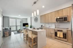 Gorgeous 1 Bdrm Condo Pool & Bay Views - Image 3