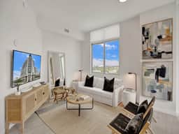 Urban Design 2 Bdrm Bay views Penthouse - Image 5