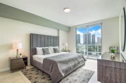 Bay & City Views! New Modern 1 Bdrm Condo-Miami - Image 3