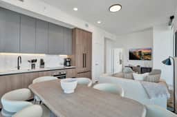 NEW: 21st Floor, Ocean Views | Pool, Gym & Beach - Image 5