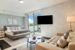 Large Studio W/Oversized Balcony & Bay Views! - Image 4