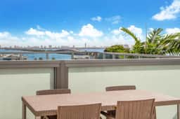Large Studio W/Oversized Balcony & Bay Views! - Image 3