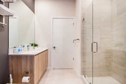 Clean & Modern 1 Bdrm Condo- Miami Design Dist - Image 5