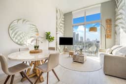 Boho 1 Bdrm Condo With City Views - Image 3
