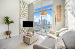 Boho 1 Bdrm Condo With City Views - Image 2