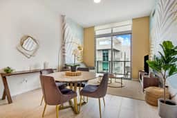 Beautiful 1 Bdrm PH Condo, Miami Design District - Image 3