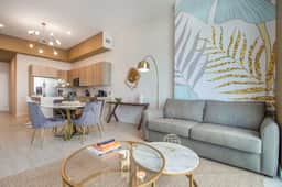 Beautiful 1 Bdrm PH Condo, Miami Design District - Image 2