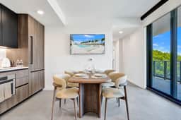 Elegant 1BR in Heart of Miami Beach. Walk to Ocean - Image 3