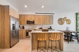 Pool + Bay Views! Lush 1 Bdrm Condo - Image 5