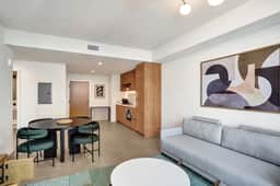 New 1/1 Condo, Downtown Miami 9Th Floor Gym + Pool - Image 2