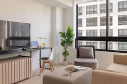 Stunning 1/1 Condo in Downtown Miami Free Parking - Image 2