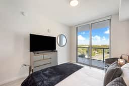 Trendy 1 Bdrm Condo, Miami Design District - Image 4
