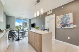 Trendy 1 Bdrm Condo, Miami Design District - Image 3