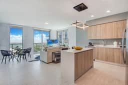 Fantastic Bay View 1Bdrm Condo - Miami Design Dist - Image 4