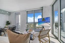 Fantastic Bay View 1Bdrm Condo - Miami Design Dist - Image 2