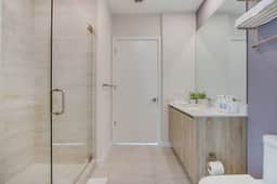 Upscale Designer 1 Bdrm Condo - Miami Design Dist - Image 5