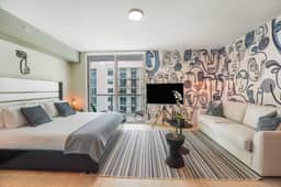 Artistic Unique Studio Bay And Pool Views / Miami - Image 4