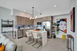 Modern 1 Bdrm Condo With Bay & Pool Views - Image 5