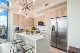 Stunning Bay Views-2Bdrm Penthouse-Miami Design Dist - Image 5