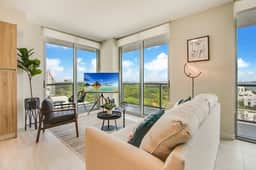 Beautiful Views - Artsy 2 Bdrm Miami Apt - Image 3